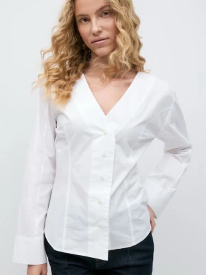 Vit figursydd skjorta från Gina  - Superfin vit figursydd skjorta från Gina i storlek S🩷 Helt slutsåld! Nypris ca 459!