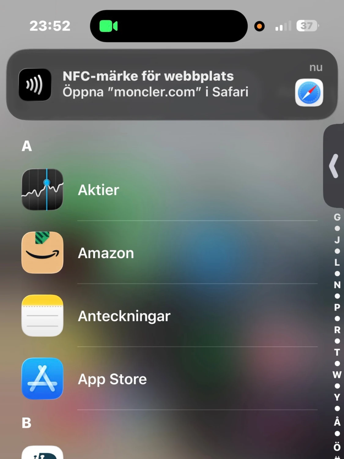 Nfc funkar. Svart pufferjacka från Moncler storlek m passar i s också - 5