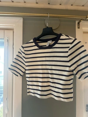 Randig topp  - Randig topp från & other stories💕