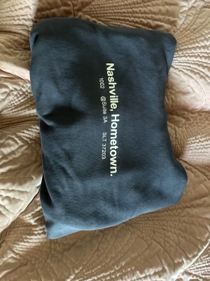 Bershka hoodie  - En Bershka hoodie knappt använd! Trendig hoodie 