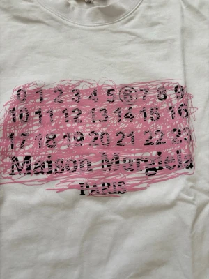 maison margiela t shirt - Storlek L, använd 1 gång, pris ej hugget i sten,
