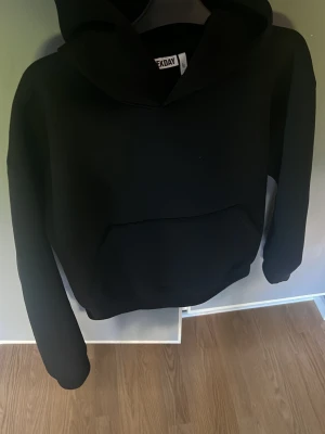 Scuba hoodie WEEKDAY - Använd 2 gånger
