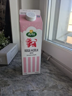 Rosa mjölk🤗🩷 - Är i desperat behov av pengar😘✌️.                              TOMT!!!🩷🩷🩷 Buda jättegärna🥂🙌