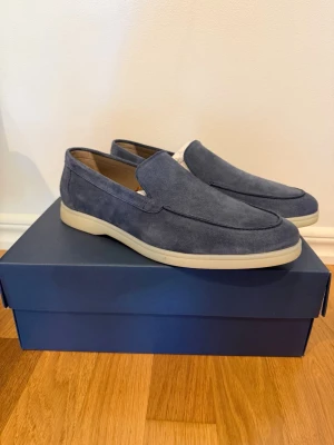 Loafers hacket London  - Snygga loafers ifrån hacket London. Helt nya, enbart testade. Nypris 2600! Hör av er kring frågor 