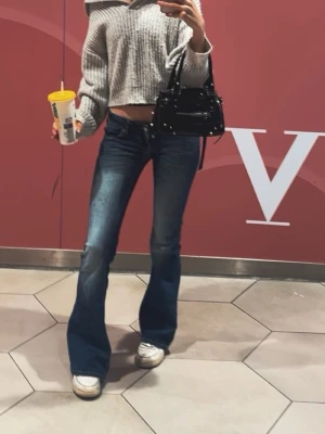 Väldigt Lågmidjade jeans  - Storlek XS längd tall 