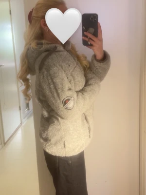 Jacka  - Fluffig jacka 