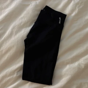 DFYNE Impact leggings  - Impact leggings från DFYNE, endast använda ett fåtal gångar <3 