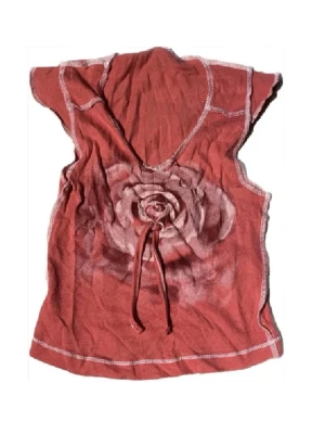 Rosa omlottopp med rosettdetalj - söt rosa topp från urban outfitters, nästan aldrig använd💗