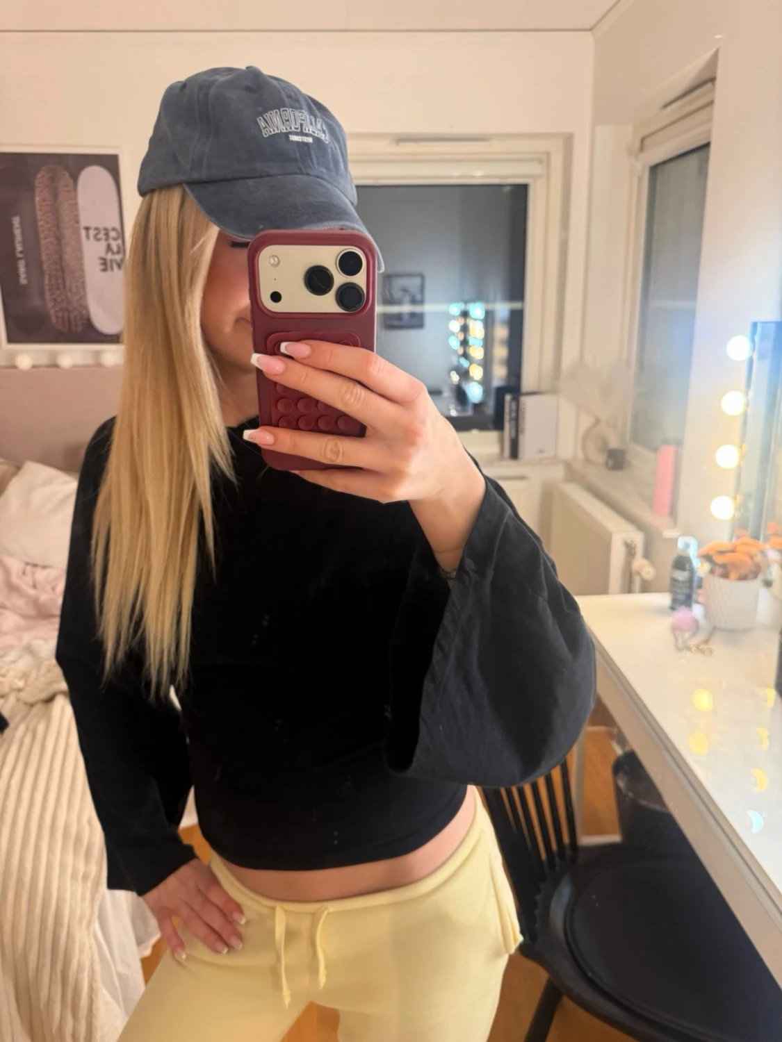 Svart långärmad topp med vida ärmar - 1