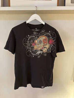 Billabong tshirt - Riktigt frän Billabong tshirt passar S-M