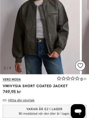 Populär bomberjacka från Vero Moda - Intressekoll‼️‼️ skriv vid intresse och kom med bud på denna fina bomberjacka ifrån Vero Moda💕