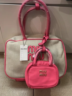 Snygga väskan  - Fina väskan .