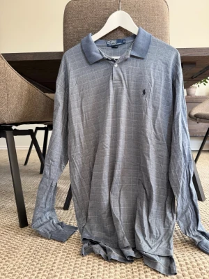Ralph Lauren tröja  - Säljer en Ralph Lauren tröja i storlek XL. Bra skick. Postar inom 1–2 dagar.  Skriv privat om du vill ha fler bilder. 📦👕