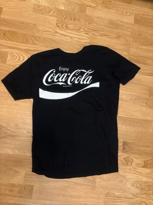 Svart Coca-Cola t-shirt  - Fint skick 