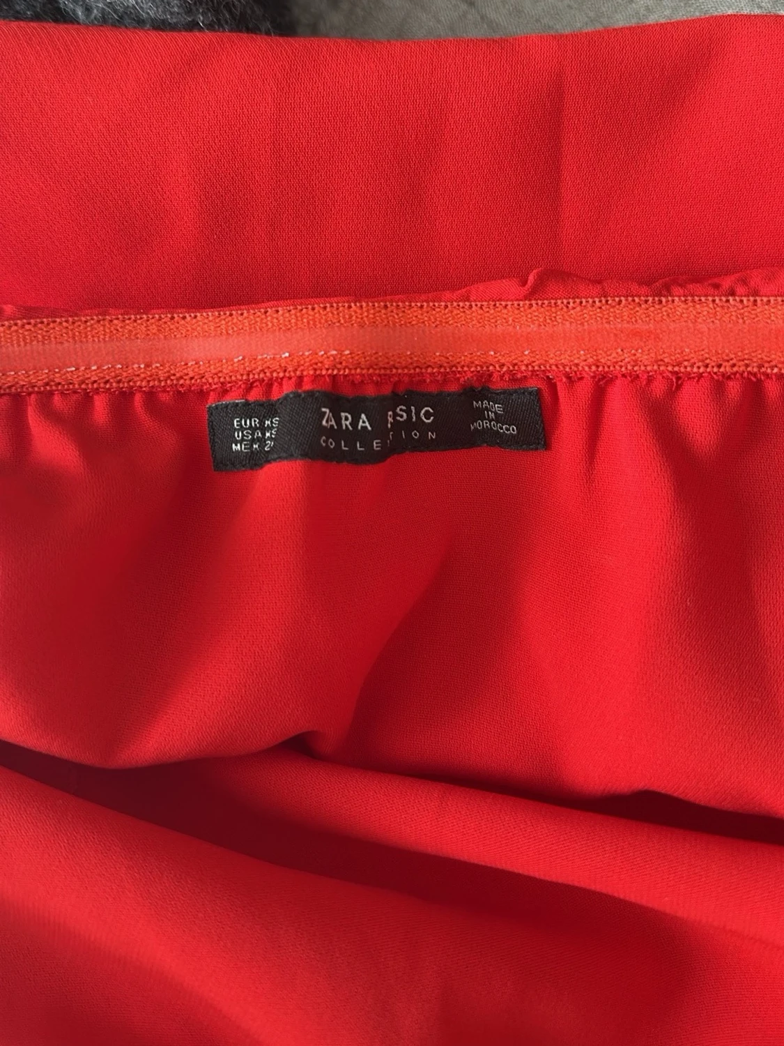 Röd volangjumpsuit från Zara - 1