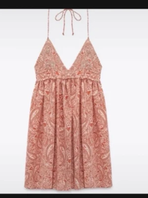 Zara klänning  - Den virala sommar klänningen från zara. Storlek xs