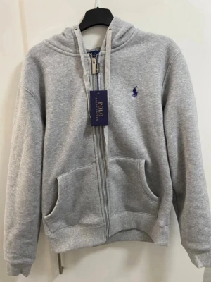 Polo Ralph Lauren kofta  - Säljer en helt ny perfekt skick eftersom jag har likadan