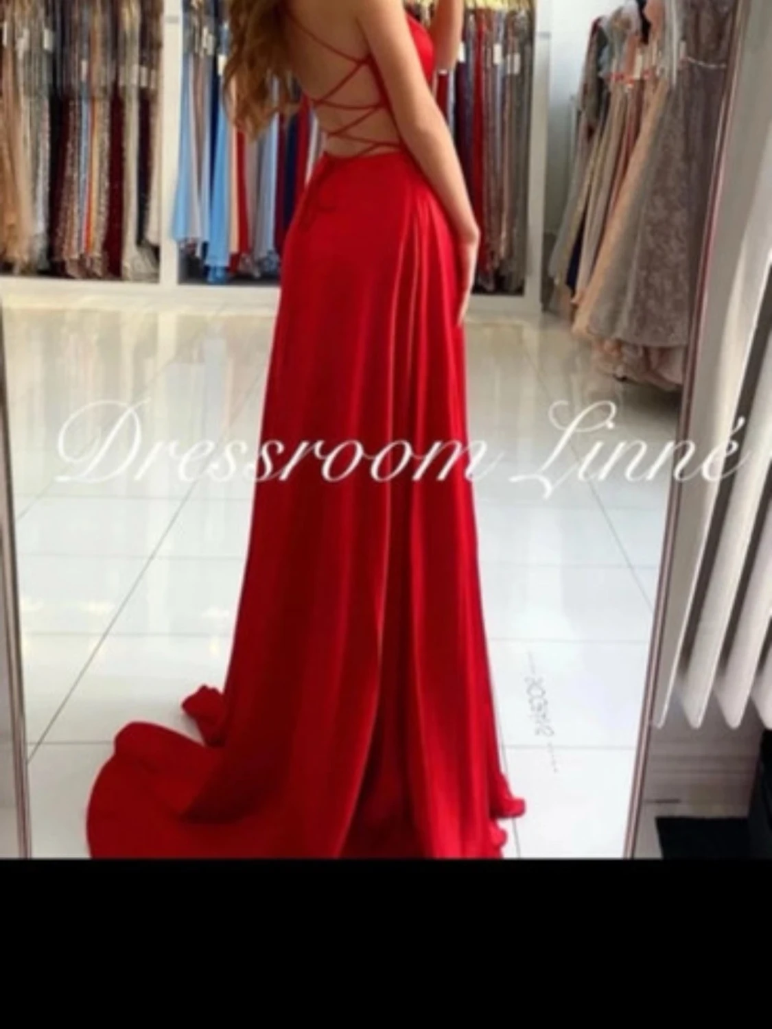 Röd långklänning med slits - 1