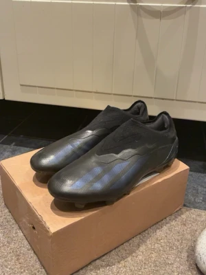 Fotbollsskor adidas - Ett par adidas crazyfast köpte för 3000 och har använt 5 matcher ungefär. Storlek 44 Skriv vid funderingar och pris är diskuterbart