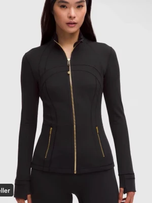  define jacket black - Svart jacka från med guld detaljer. Har tyvärr inte kvar plastpåsen som man får med🩷Size: 2