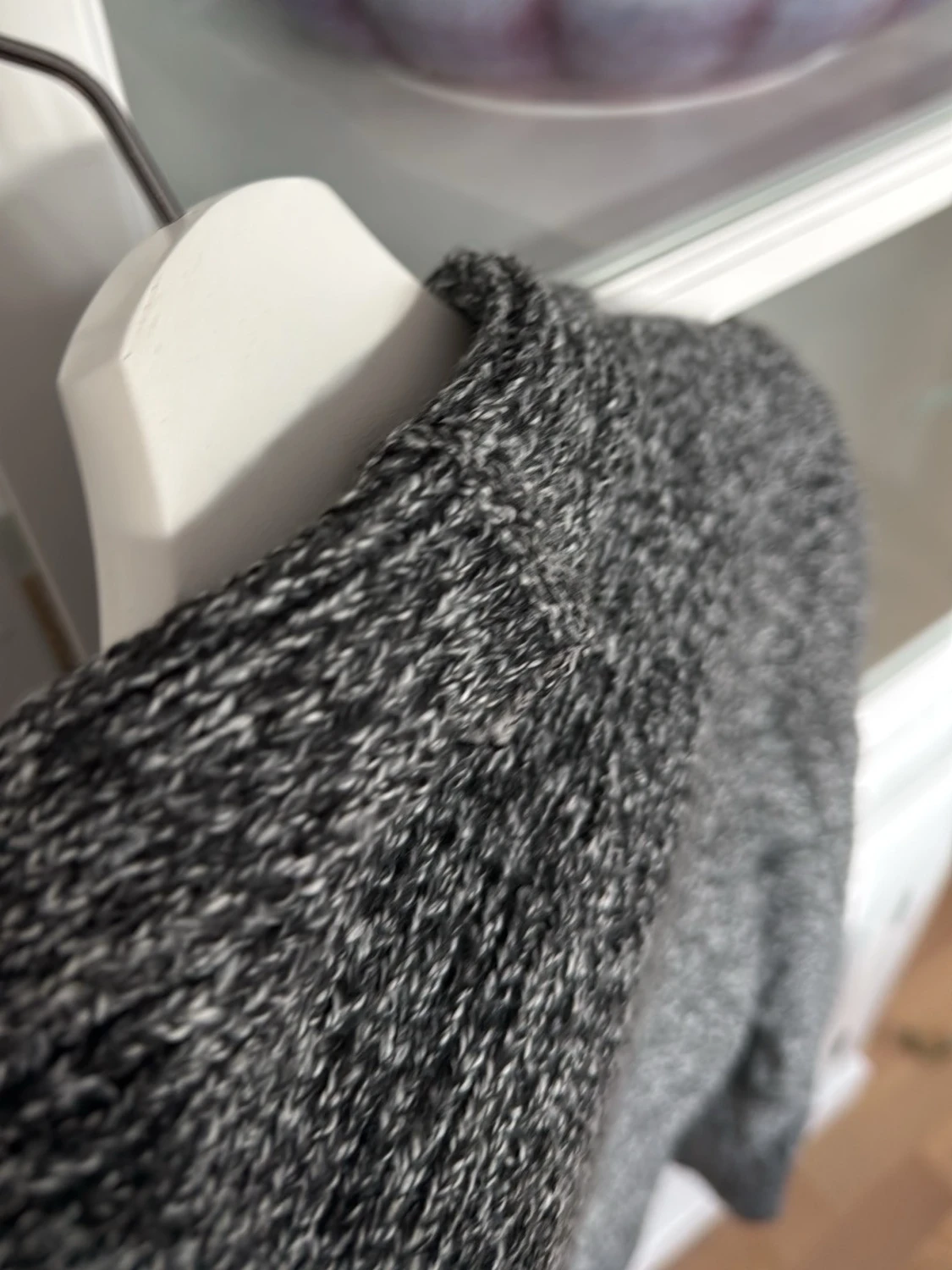 Gråmelerad kofta med knappar - 3