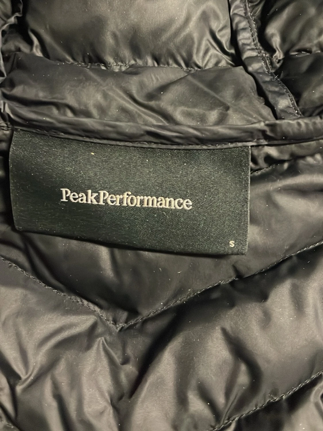 Svart dunjacka från Peak Performance - 3