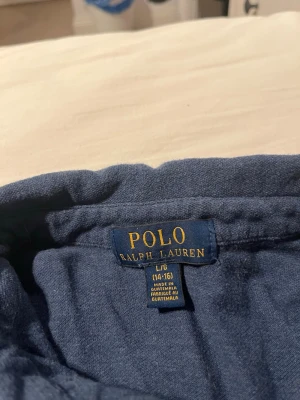 Marinblå långärmad Polo Ralph Lauren - Marinblå långärmad skjorta som från Polo Ralph Lauren 