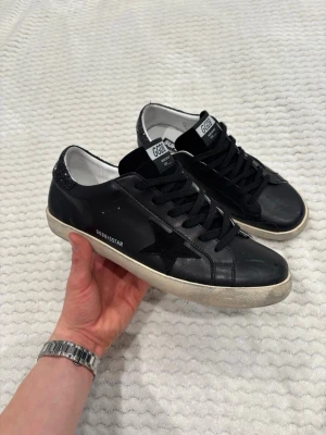Golden goose  - Storlek 45 riktigt bra skick!!