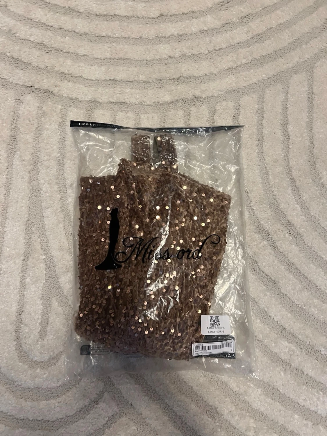 Glittrig guldig långklänning - 5