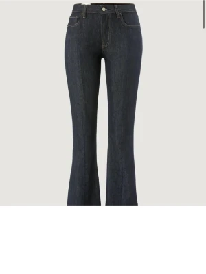 Avora jeans - Avora jeans som tyvärr är för stora!