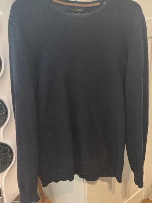Massimo dutti - Massimo dutti tröja i cashmere blandning, sitter som XS, litet hål på bild 2, annars bra skick