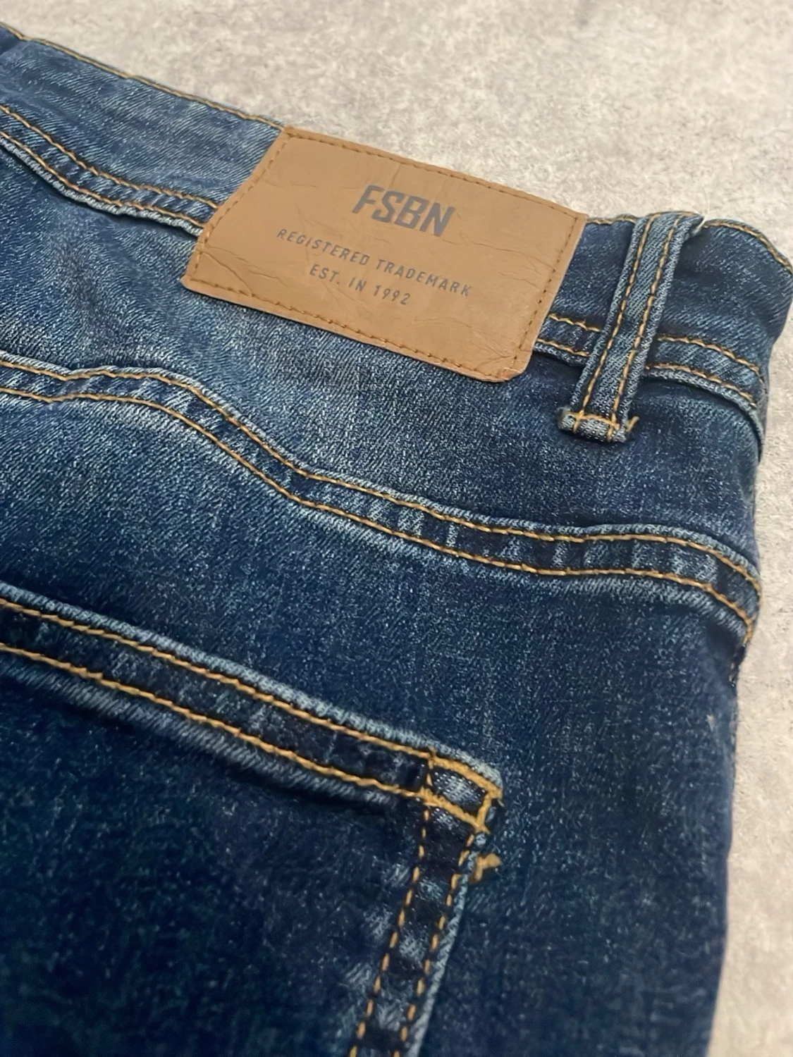 Mörkblå jeans från FSBN - 4