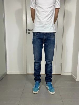 Replay Anbass Jeans  - Säljer nu dessa Replay Jeans, W32 o L32, skriv för fler bilder/frågor🙌🏼