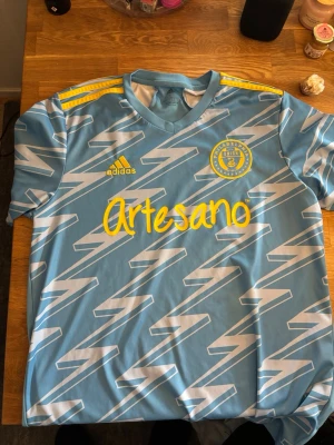 Retro Philadelphia Union tröja 2022 - Jag säljer en retro Philadelphia Union tröja från 2022. Perfekt för fotboll eller träning.