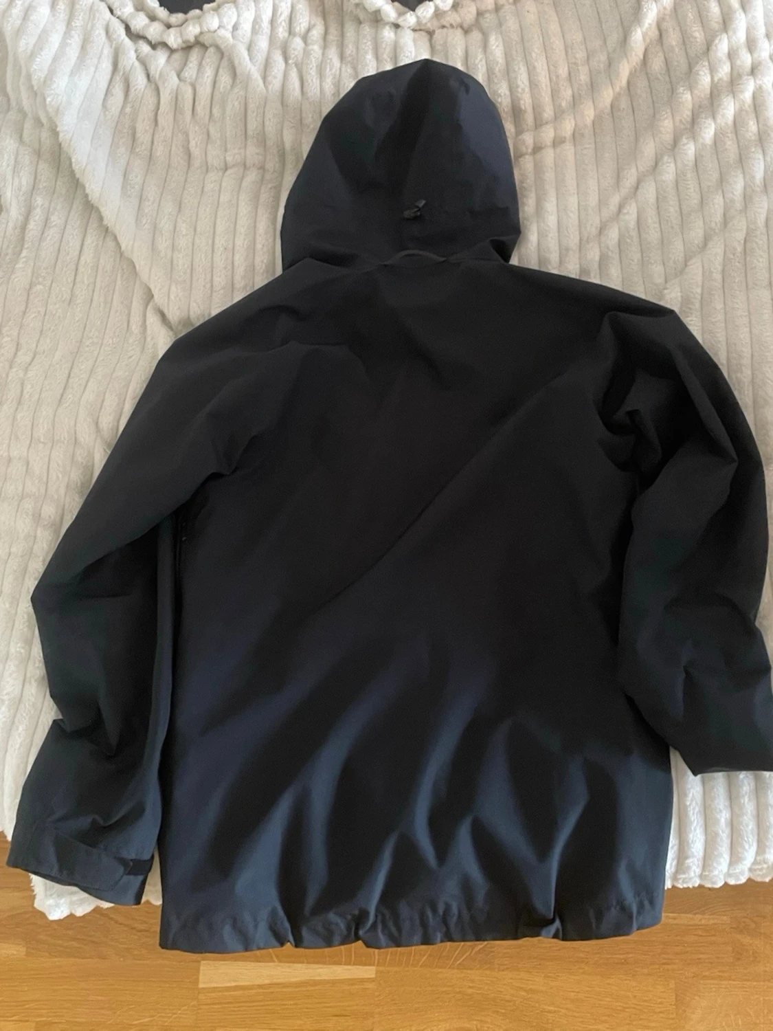 Svart vindjacka från Haglöfs - 1