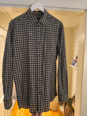 Skjorta Massimo Dutti -  skjorta ifrån Massimo Dutti endast provad nypris 700kr 