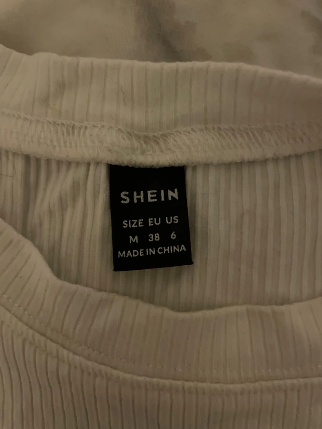 Vit ribbad topp med volangärmar SHEIN - 1