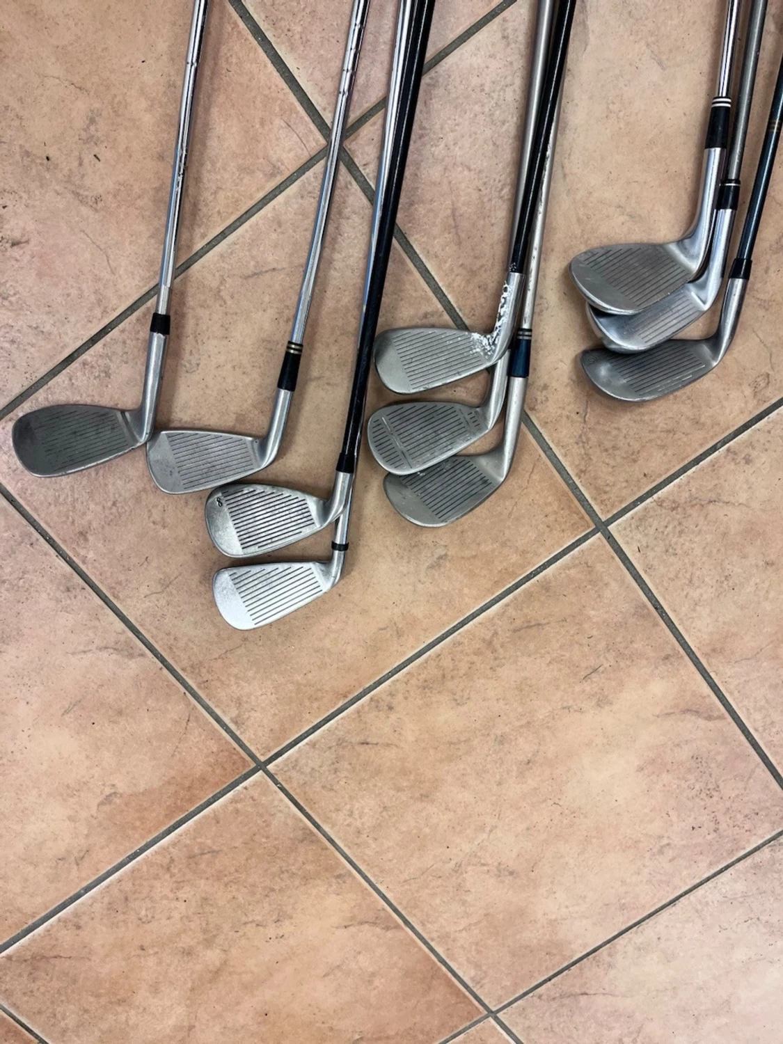 Set med golfklubbor i metall - 6