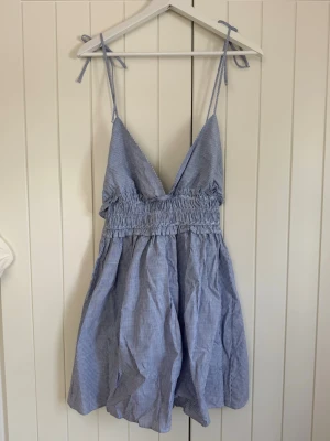Zara klänning  - Fin klänning från Zara! 