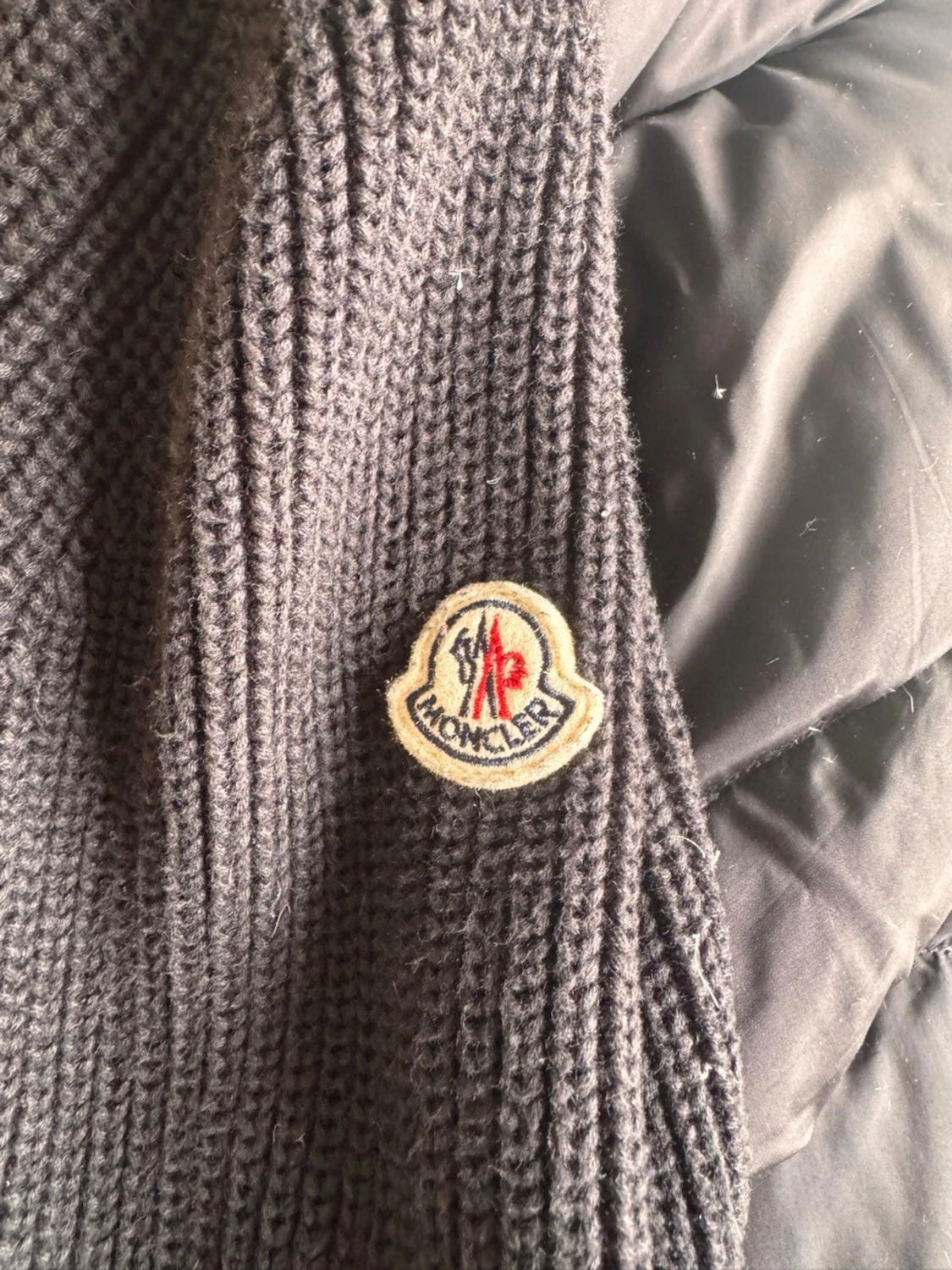 Svart pufferjacka från Moncler - 2