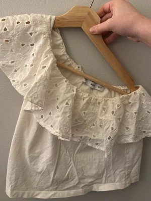 vit offshoulder blus🤍 - super fin sommar topp!❣️❣️ 