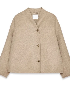 Beige kappa - Vår kappa, aldrig använd, lappen sitter kvar. Nypris 1299kr💕