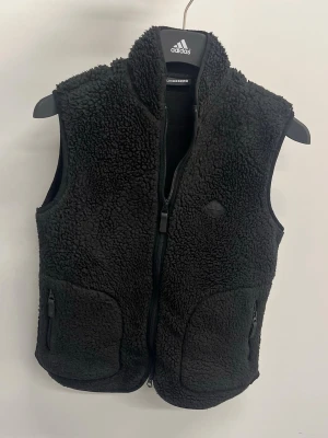 J.Lindeberg väst - Fint skick, inga defekter | storlek XS