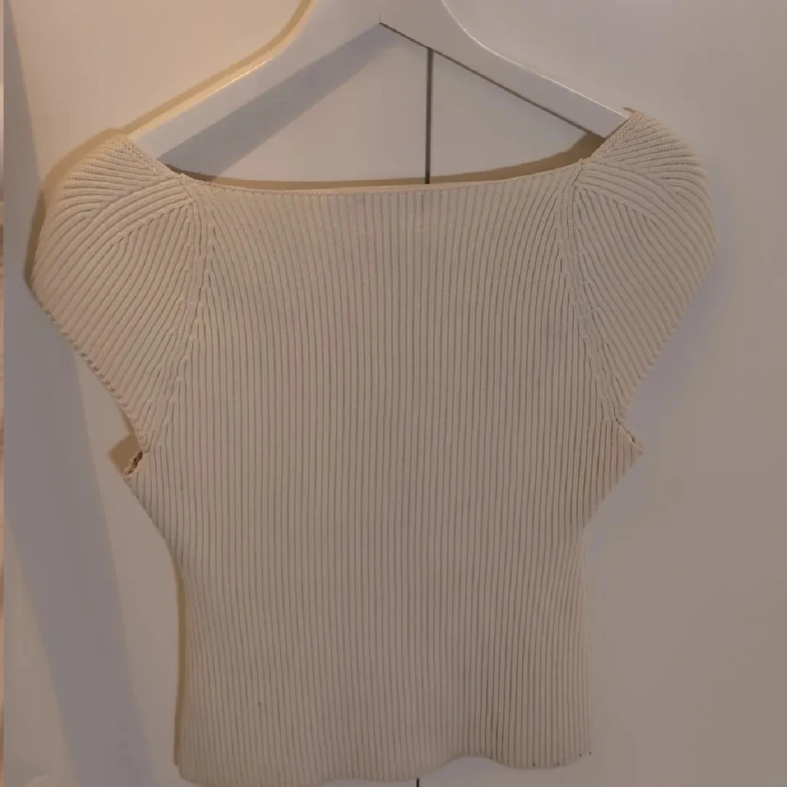 Beige ribbad topp från H&M - 2