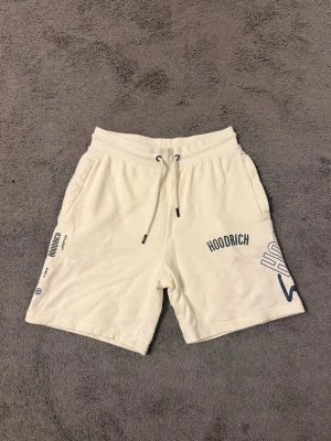 Hoodrich shorts - Hoodrich shorts i storlek S med fina detaljer 