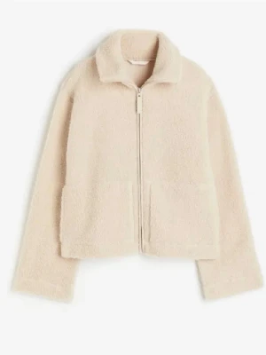 Vårjacka - Säljer min teddy jacka som är perfekt nu för våren, skriv vid minsta fundering❣️