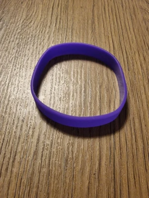 Armband silikon - Silikonarmband. Stretchiga armband för män och kvinnor. Silikon. 20,2 cm. Bredd 1,2 cm. 