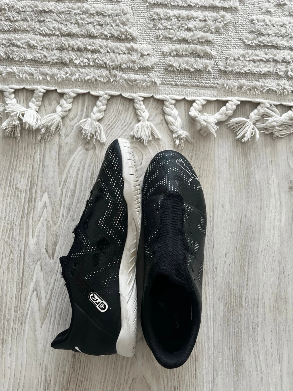 Svarta Puma fotbollsskor - 3