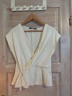 Zara blus  - Jätte fin som ny använd en gång bara 