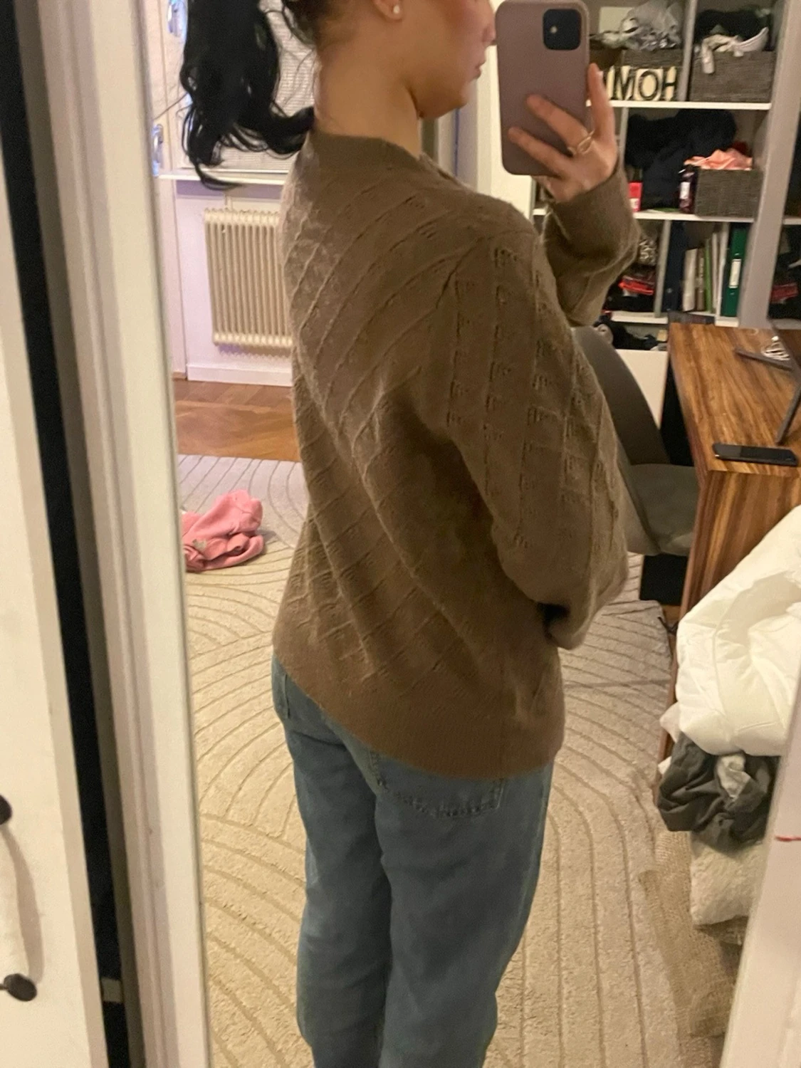 Brun stickad kofta med pärlknappar - 4